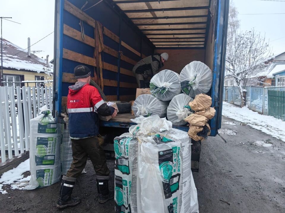    Сбор гуманитарного груза на СВО. Источник: altai.spravedlivo.ru