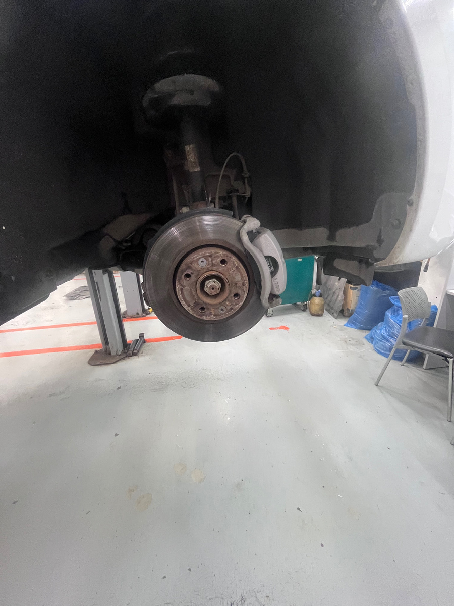 Сняли колесо, головка 17