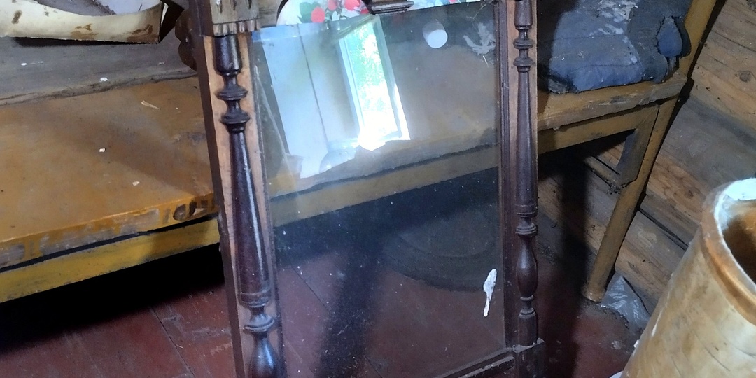 ТУТ СТОЛЬКО НАХОДОК СТАРИНЫ! Я БЫЛ ПОРАЖЁН! БОЛЬШАЯ ЗАБРОШЕННАЯ ДЕРЕВНЯ В ЛЕСАХ ВЯТКИ