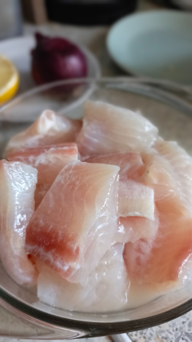 Я порезала  порционно на небольшие кусочки.