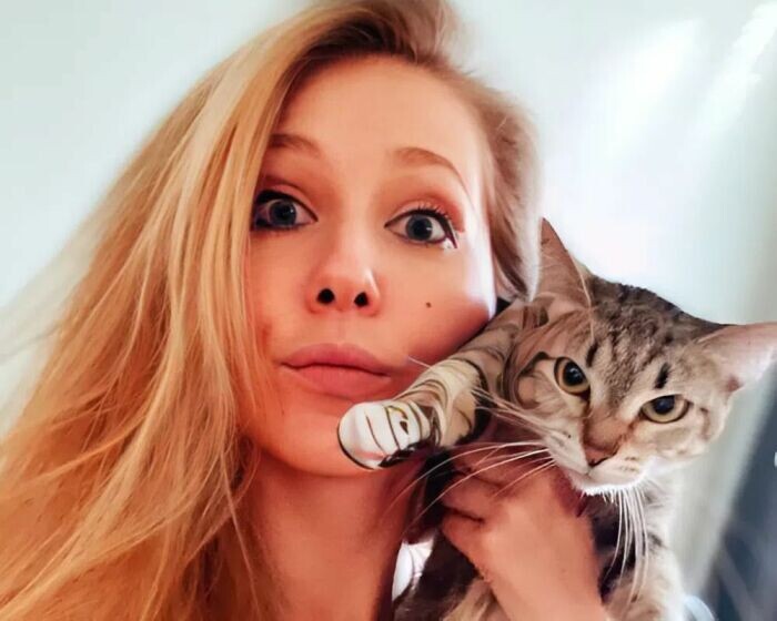 Карина Андоленко.