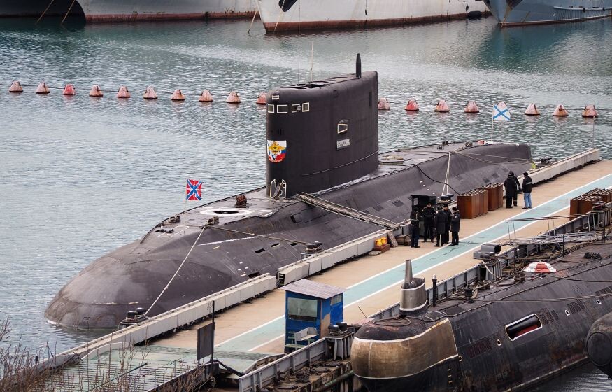    НАТО оказалось бессильно против российской армии. Подлодка ВС РФ уже во Франции