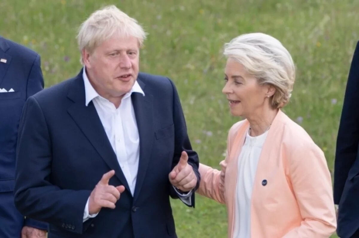    Журналист Боуз призвал отправить фон дер Ляйен и Джонсона в зону СВО