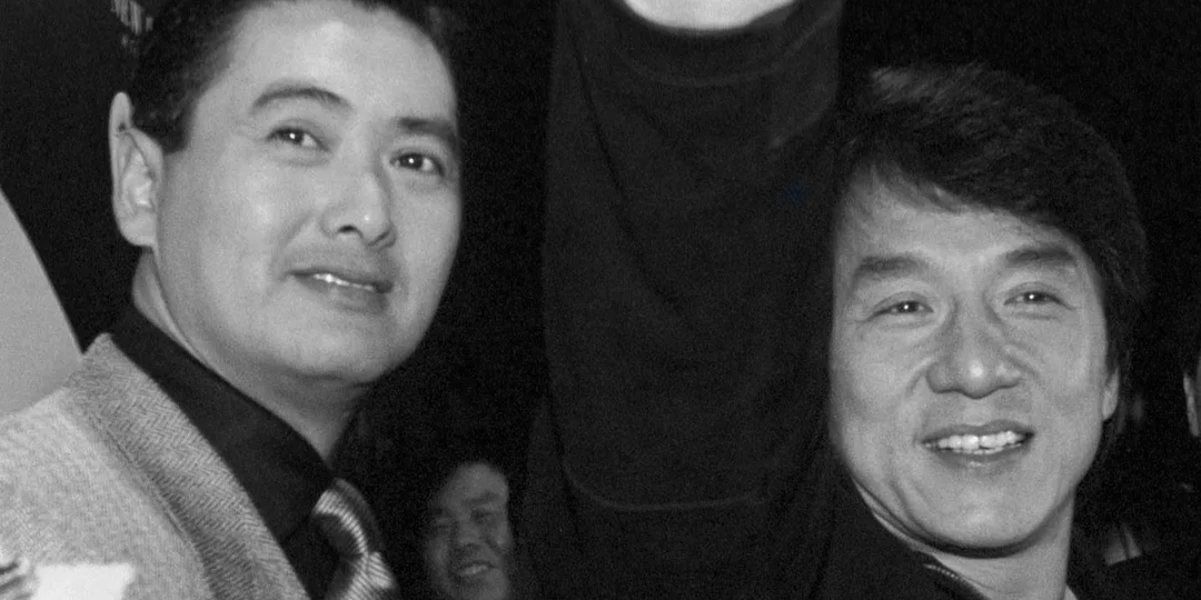 "Не шикует и живет скромно". Ездит в метро и покупает еду в дешевых кафе. Миллиардер и успешный актер Чоу Юньфат из Китая