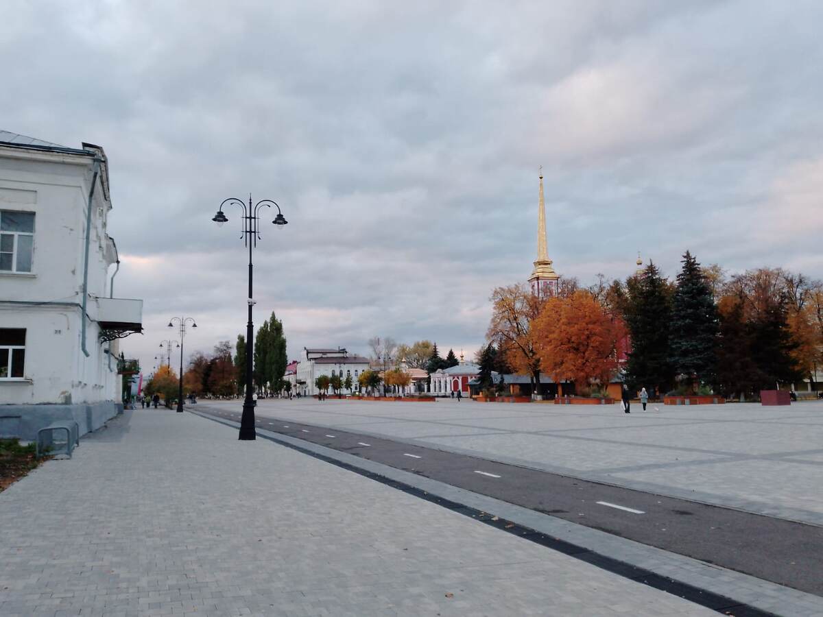 Шла с автобуса из Тамбова. Всё-таки, город у нас в своей исторической части - красивый. Не удержалась, сделала фото. Теперь обложка для статьи. 