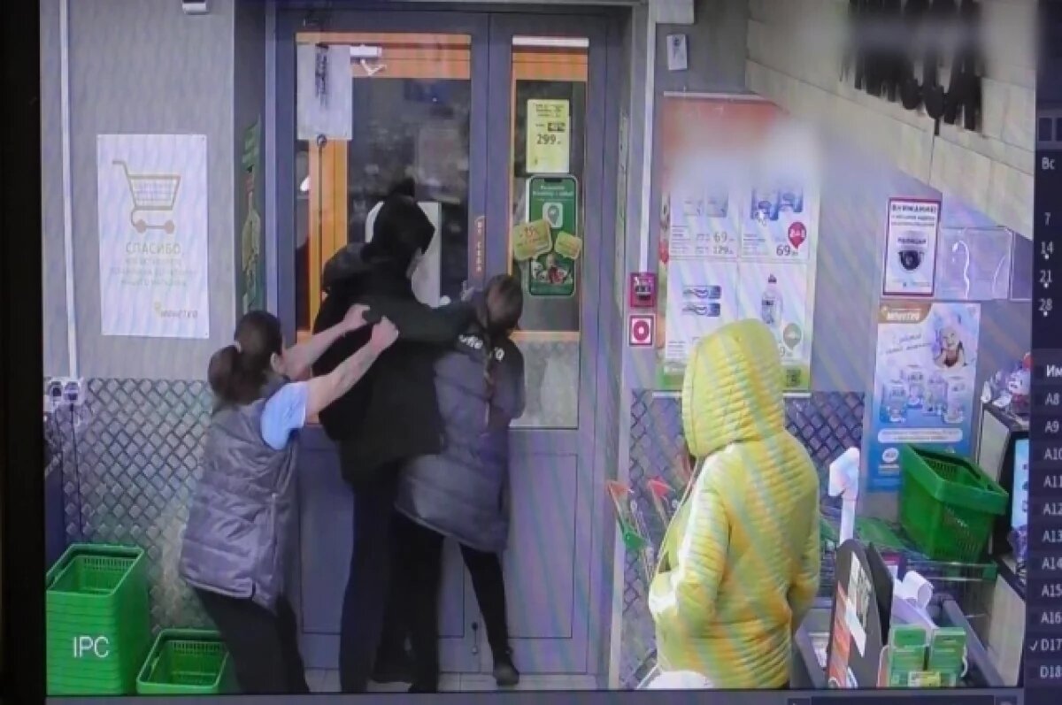    В Кемерово продавцы помогли задержать преступника в федеральном розыске