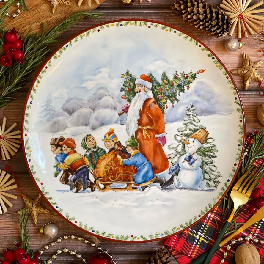 Тарелка из большого новогоднего сервиза