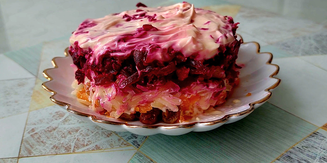 Салат со свеклой и грецкими орехами