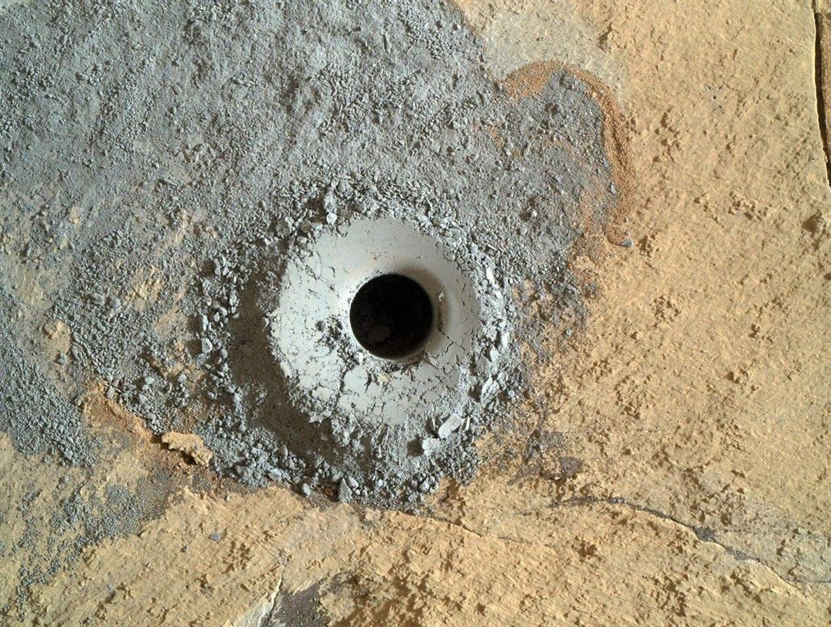 Пробуренная скважина на Марсе: NASA 