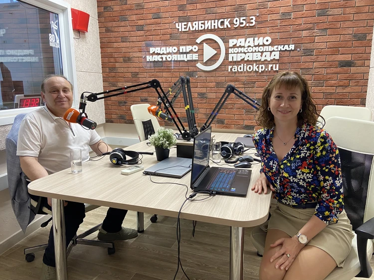 Вадим Цейликман, доктор биологических наук, профессор факультета фундаментальной медицины и ведущая программы «Такая наука» профессор кафедры романо-германских языков факультета Анна Таскаева.