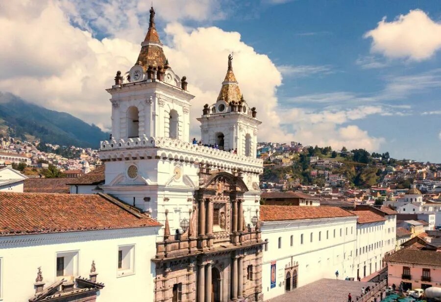 ФОТО Andres Medina on Unsplash