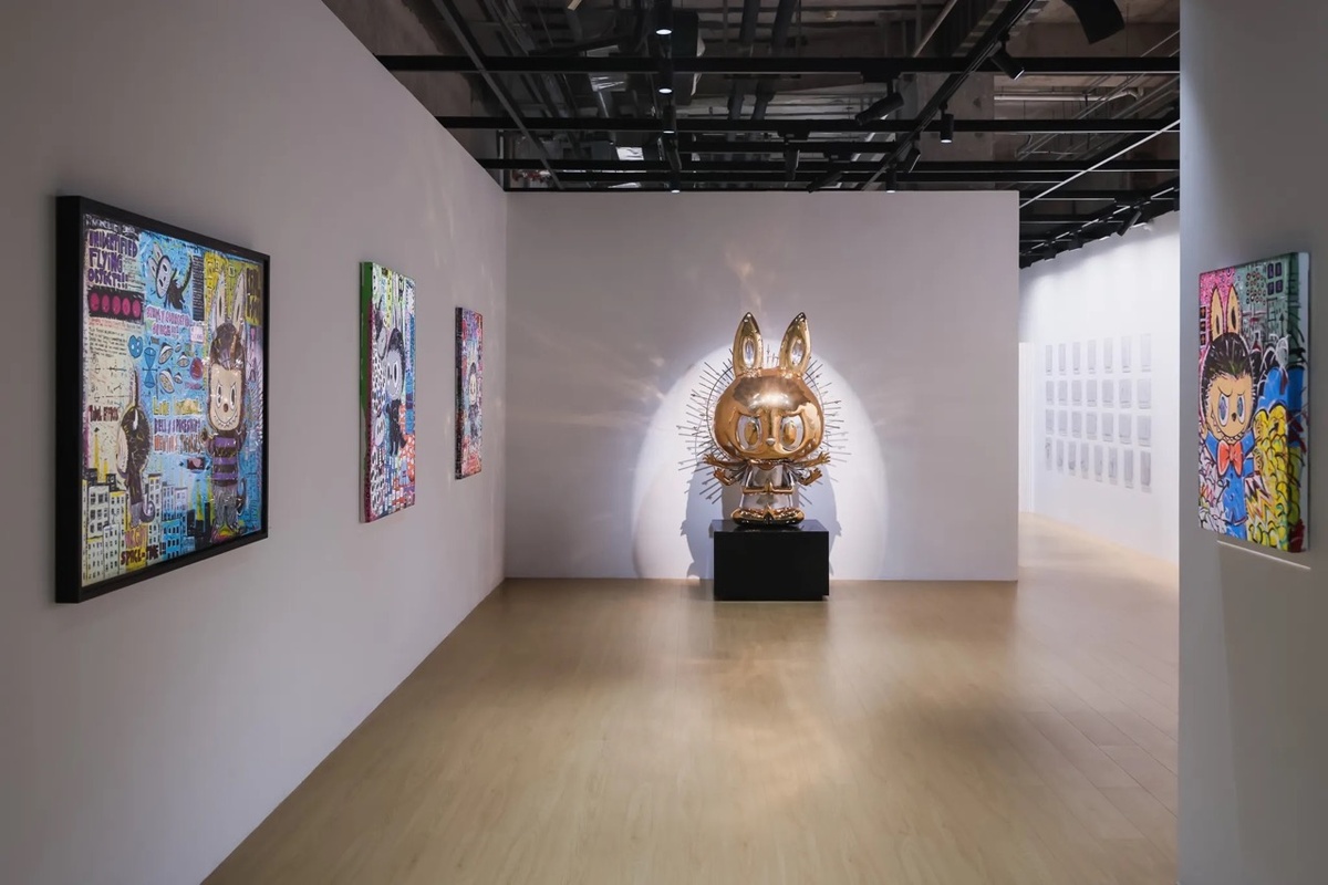    В Шанхае проходит выставка в честь 10-летия лабубу (фото 3)