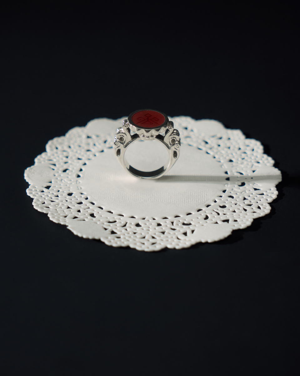 Крупное кольцо из серебра makosh арт. 76006