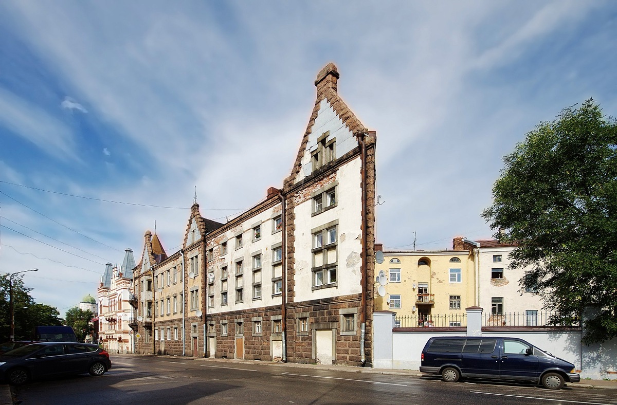 фотогрвфия не моя, из интернета. Ведьмин дом до капитального ремонта и реставрации