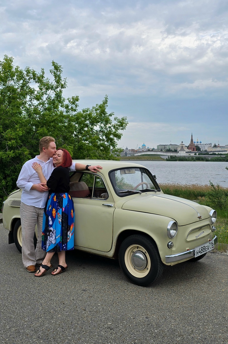 Интересный факт: автотуризм в Советском союзе был очень популярен, и начался с поступления в массовую продажу автомобиля ЗАЗ965 - он же "горбатый" Запорожец