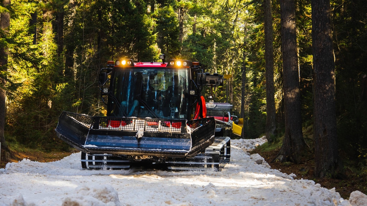   Сезон лыж начинается: В Ханты-Мансийске вскрыли снегохранилище