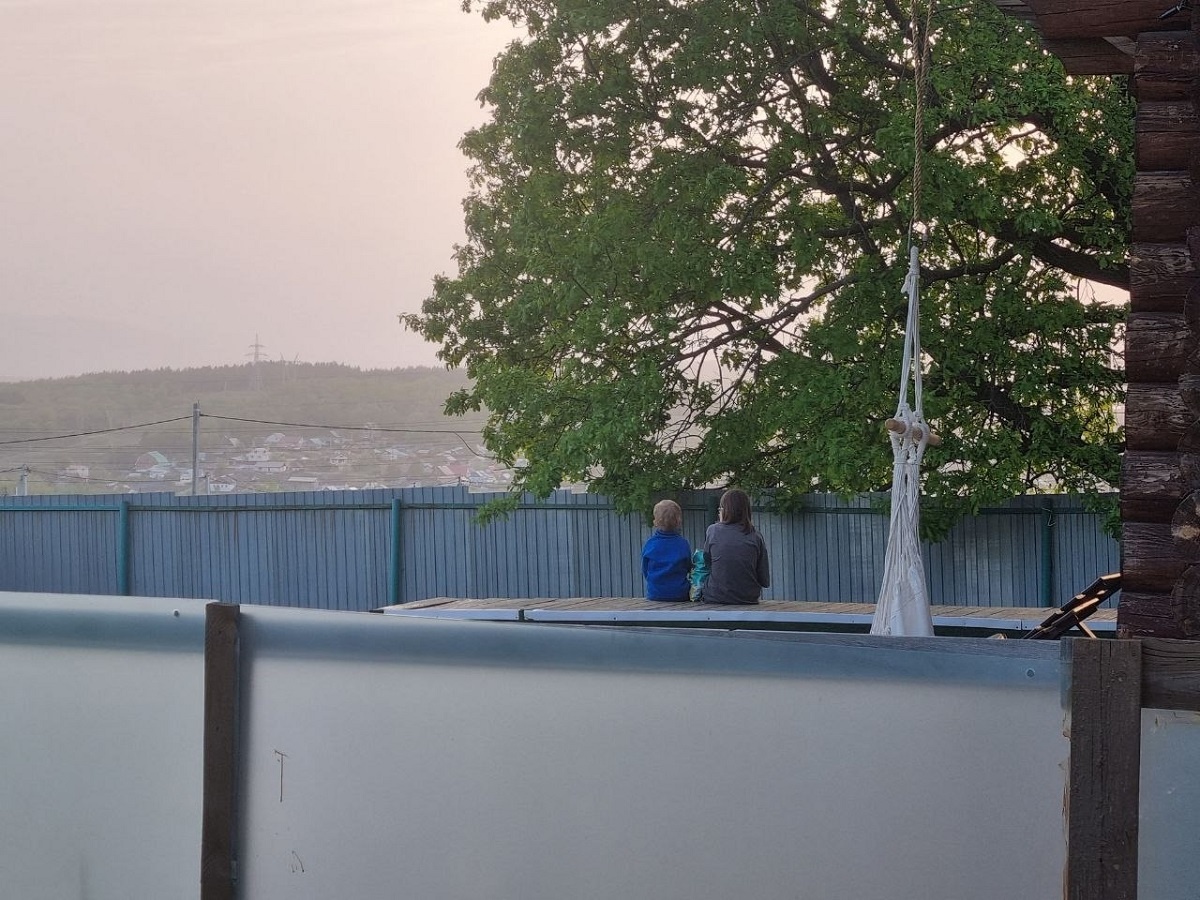    Древнее имя для мальчика, о котором все забыли: ласковое, презентабельное и очень красивое - в переводе значит «тот, кто чтит Бога»