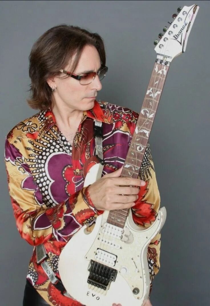 «Для меня было большой честью поработать с Оззи у себя в студии три месяца в 90‑х. Он всё чётко понимал: что ему нравится, а что нет, он трудолюбив и при этом — самый комичный человек, которого я когда‑либо встречал»