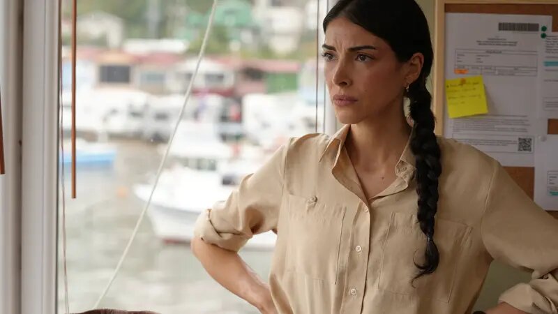 кадр из сериала "Это море переполнится"