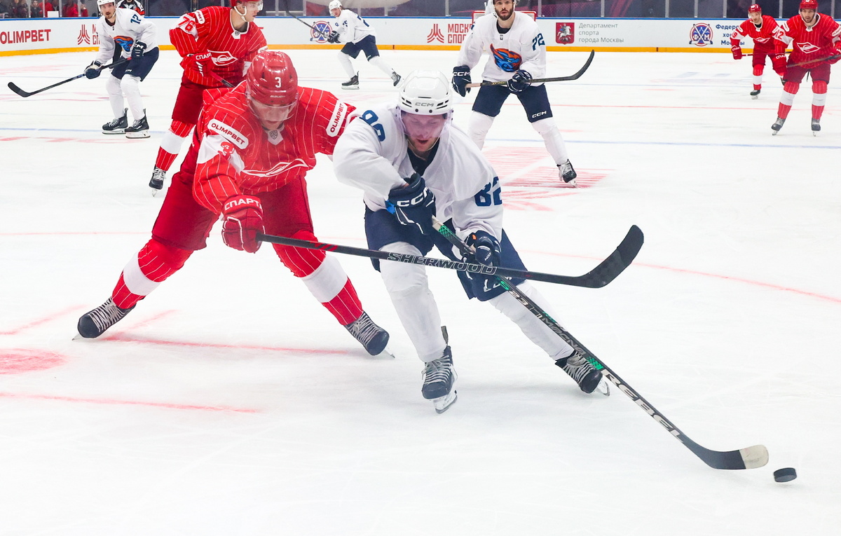    Иван Чехович (справа)  Валерий Шарифулин/ТАСС