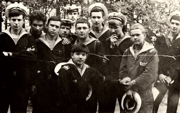 4й взвод перед убытием на практику: Захарьев, малюгин, лайшев, шевченко,занько, андреев, попов, ануфриев, алейников, волков, гарибян.