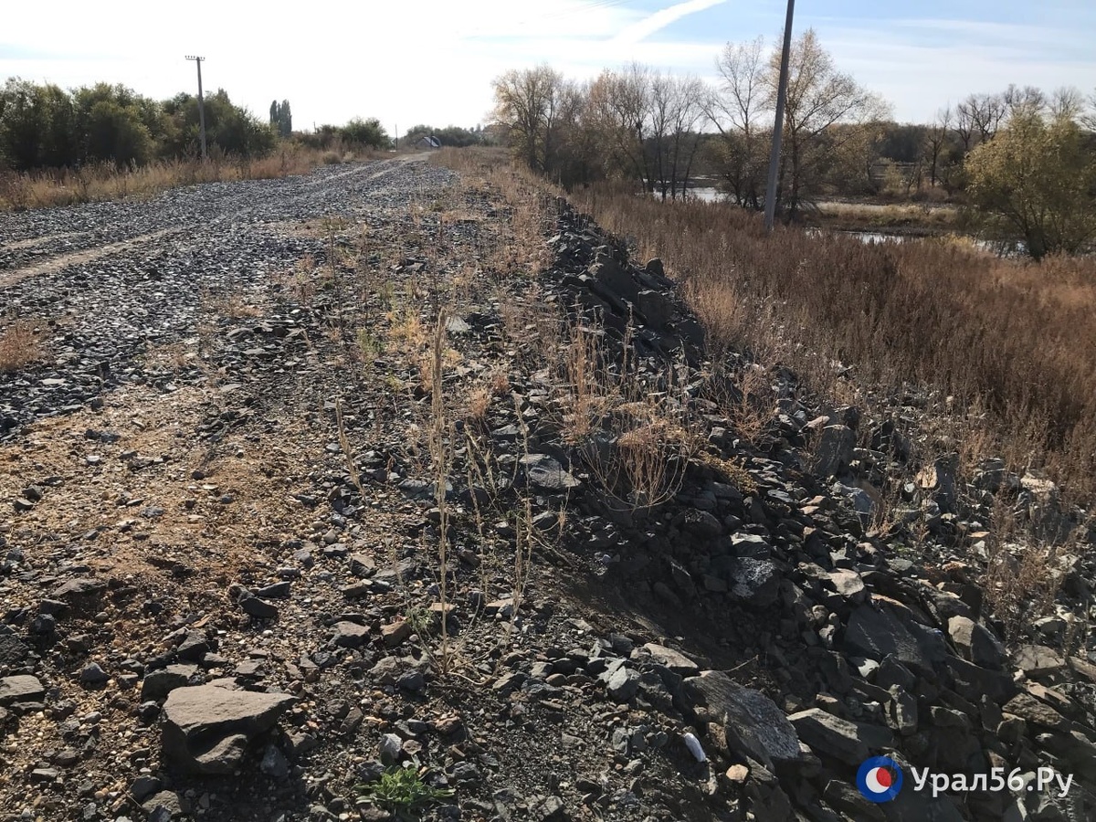    Для декларации безопасности дамбы Орска до конца осени проведут ее геодезические измерения