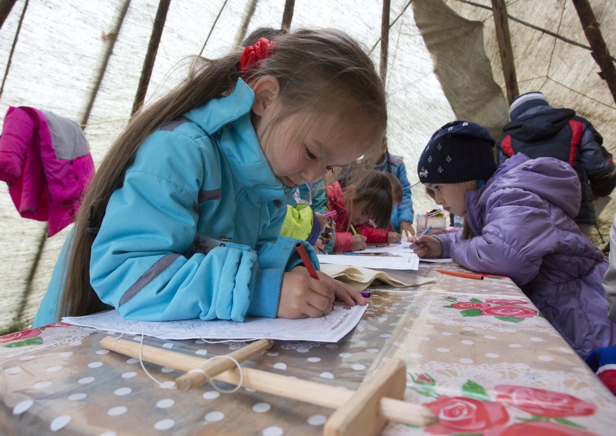    В Югре рассказали о мерах поддержки представителей коренных народов Севера в сфере образования