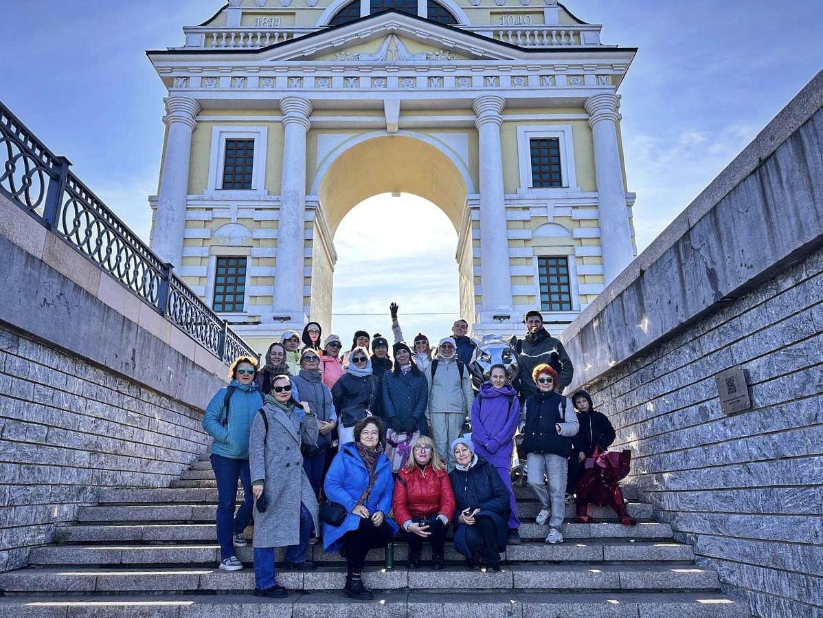 Фото нашей группы с преподавателем от одногруппницы