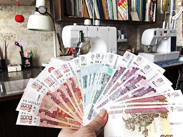 Машинки на заднем плане тут не спрпоста))