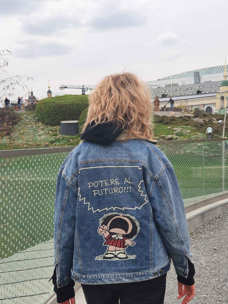 Что мы видим? Волосы-мочалка, никакого блеска и совершенно не ровная стрижка, а так не было задумано!