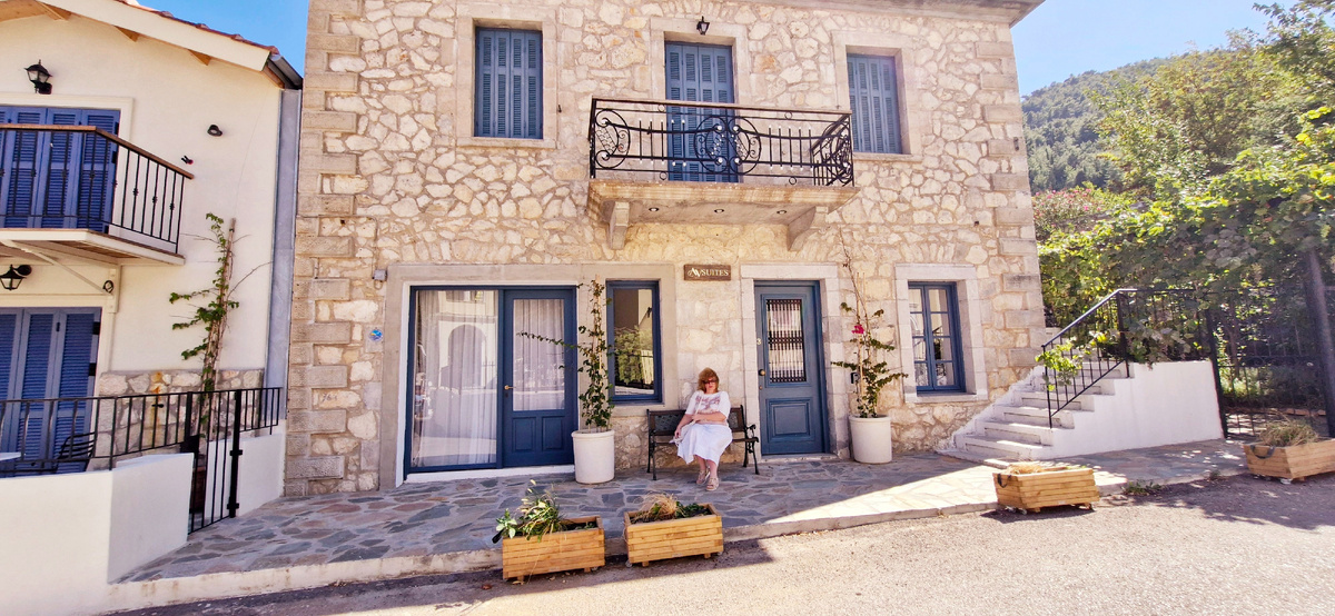 Автор канала на отдыхе. Остров Лефкада, деревня Карья.