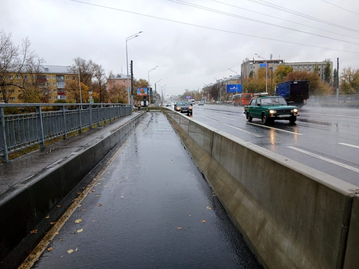    Обустраивать велодорожку на этом участке начали еще в начале августа