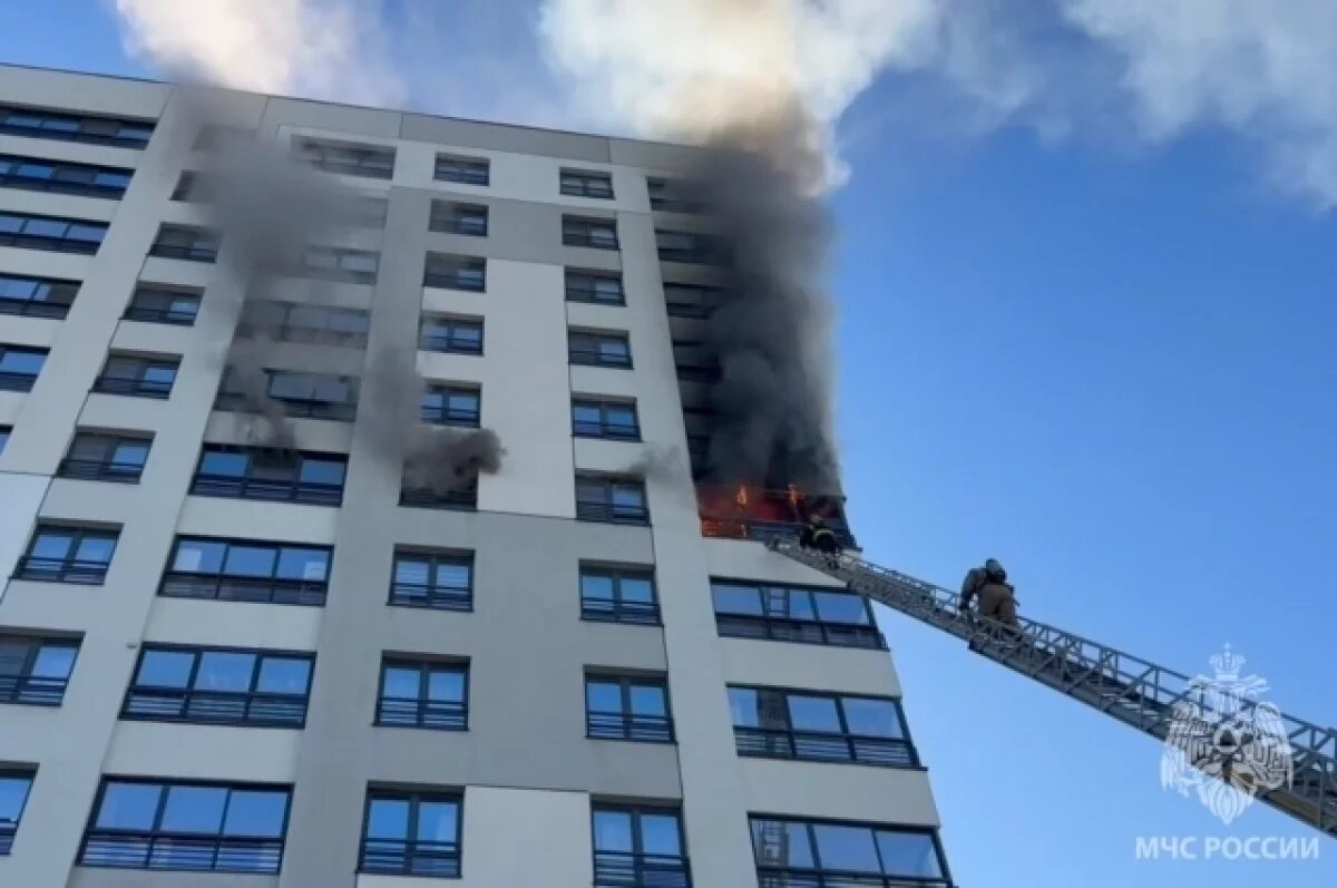    В Сургуте пожарные спасли троих детей из горящей квартиры