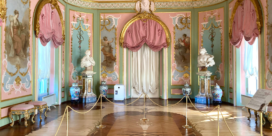 Китайский дворец в Ораниенбаумском парке. Лучшие интерьеры 18 века.