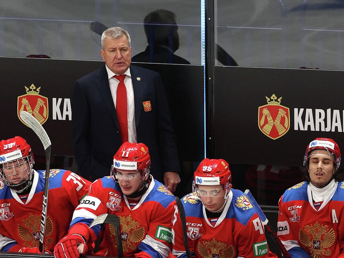    Исполняющий обязанности главного тренера сборной России по хоккею Олег Браташ© Фото : Пресс-служба ФХР