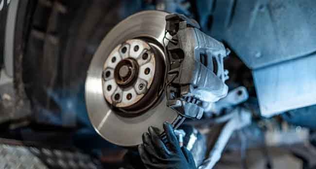 Тормоза остаются наиболее частой причиной непрохождения ТО и в Европе, и в США jalopnik.com