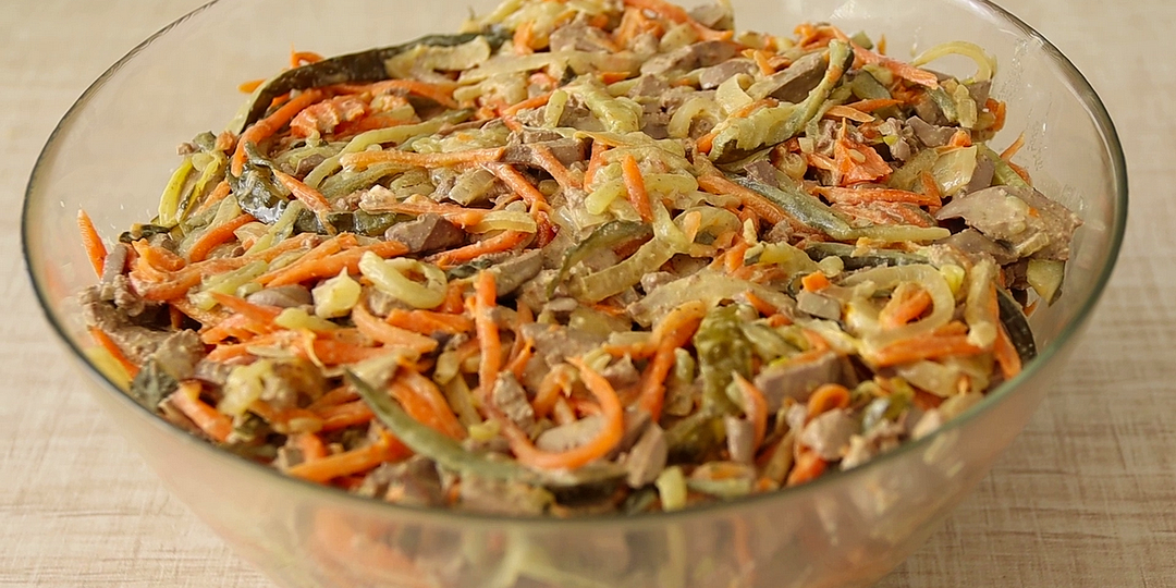 Всего три ингредиента. Эти салаты мы готовим абсолютно на все праздники.