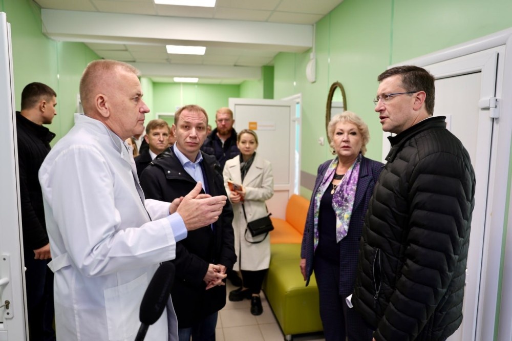    Глеб Никитин проверил ремонт в Вачской ЦРБ, которая войдёт в состав медцентра