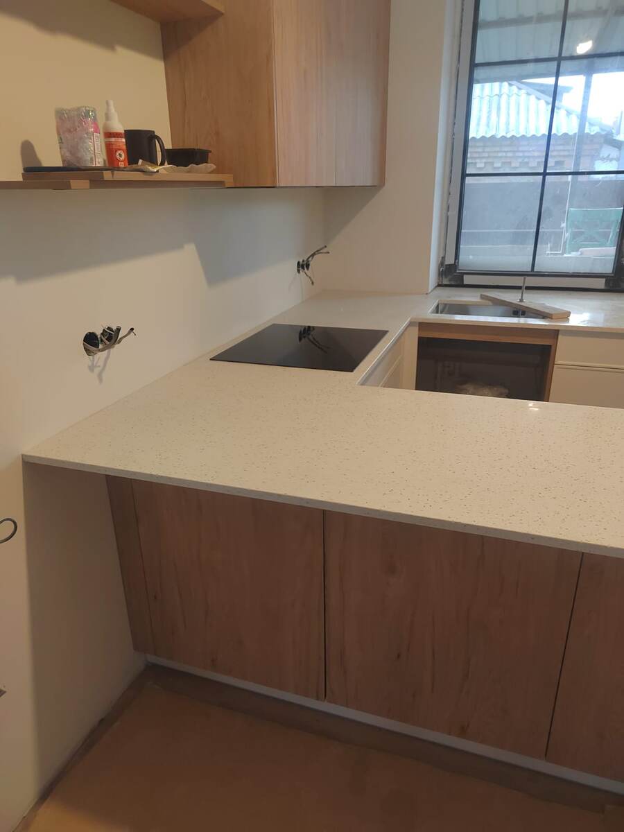 Столешница из кварцевого агломерата