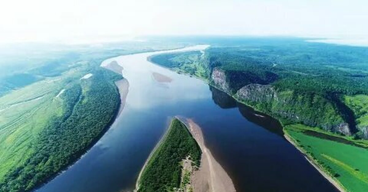 Амур — крупнейшая река Дальнего Востока 