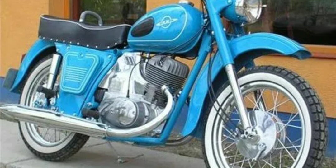 Легендарный символ свободы: культовый советский мотоцикл "ИЖ Планета-2"