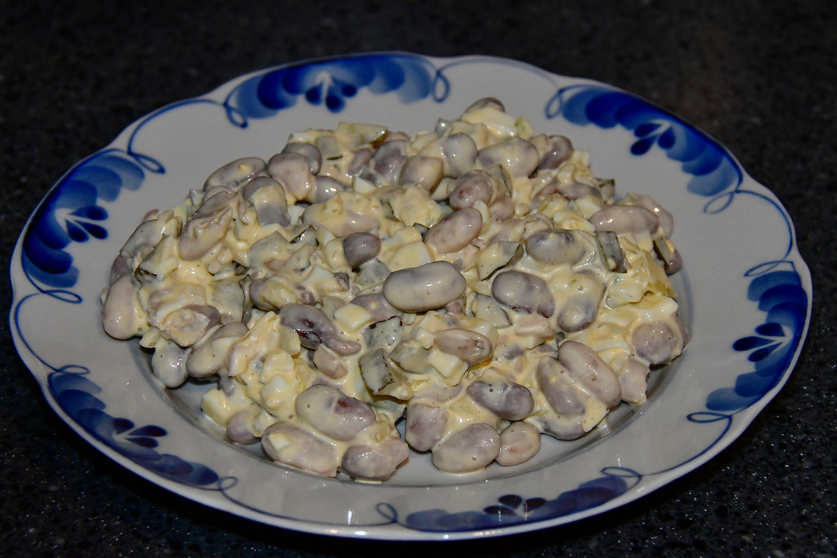 Салат с фасолью