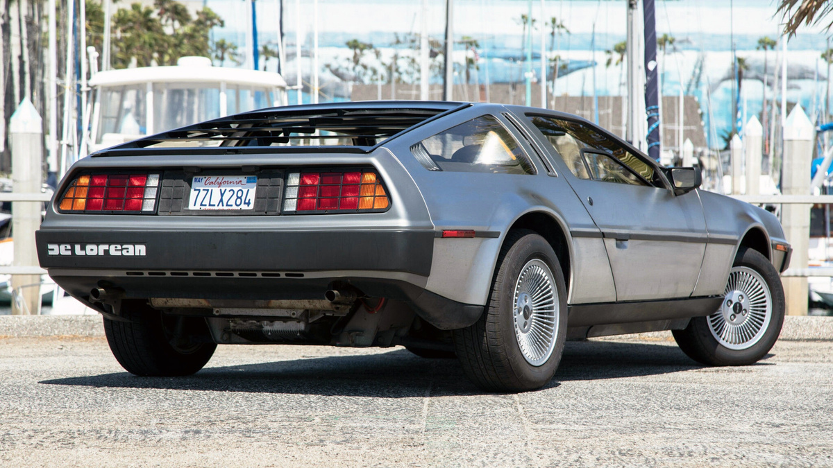 DeLorean DMC-12
