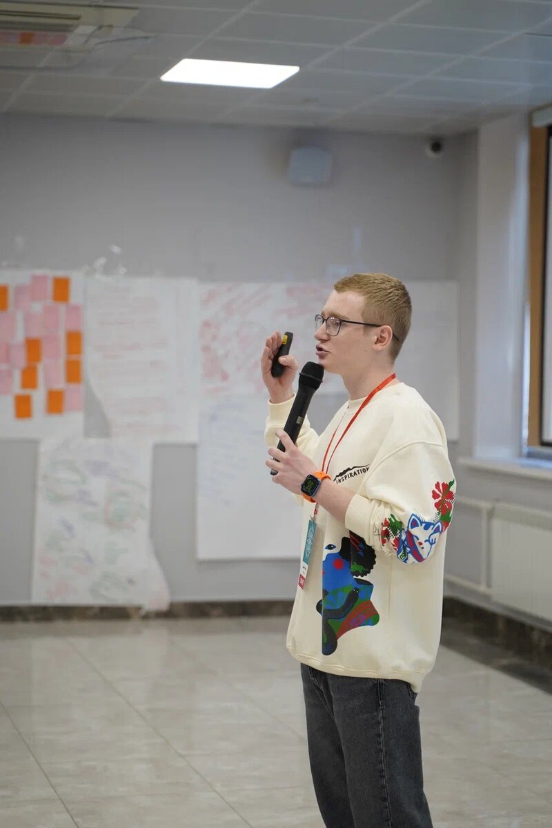 Меня зовут Никита Адамов - я основатель и руководитель клубов на каникулах "Каникулёво" и "Эврика-клуб" в Волжском и Волгограде