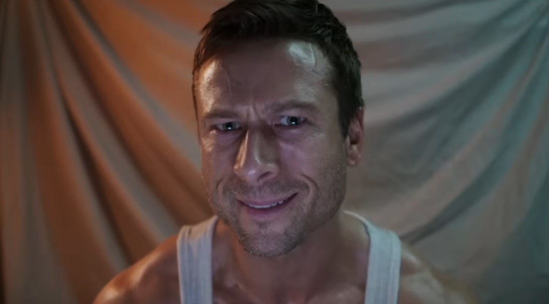     Кадр из фильма «Бегущий человек» (2025)