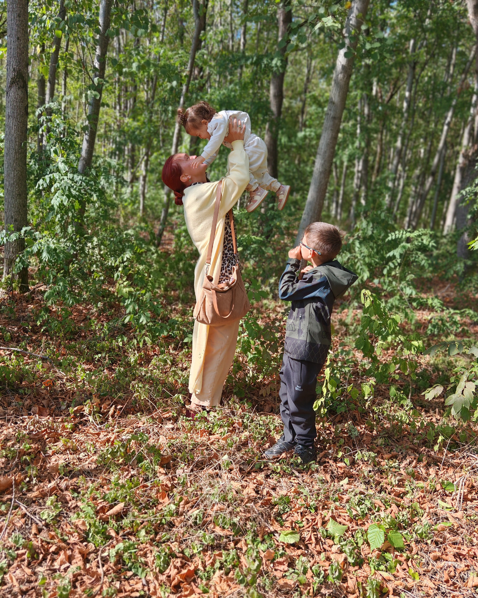 Лес,  лес,  лес.  Леса мне,  любого и побольше. 