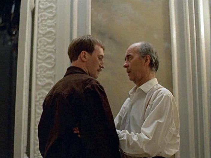 Кадр из фильма "Слуга" (1988)