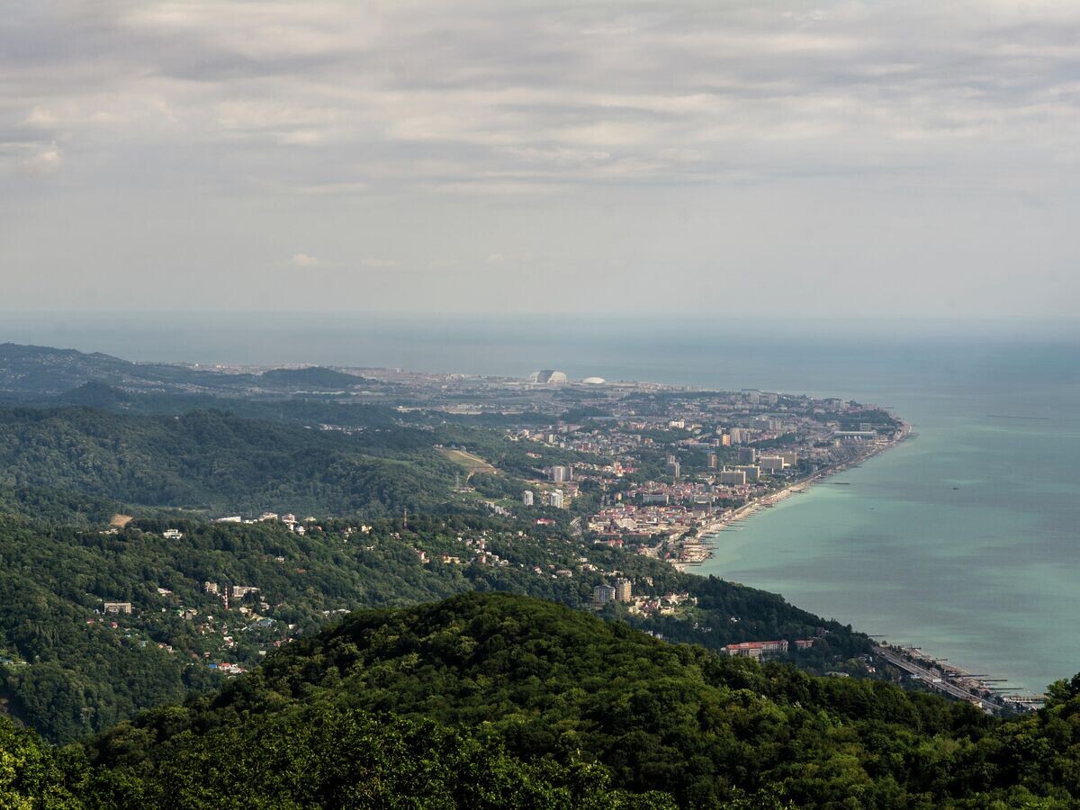    Вид с горы Большой Ахун на город Сочи© РИА Новости . Алексей Майшев