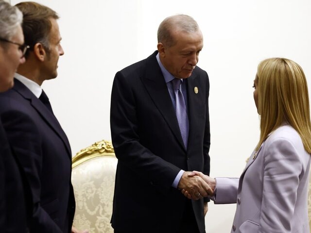    Фото: ТАСС/EPA/POOL/YOAN VALAT