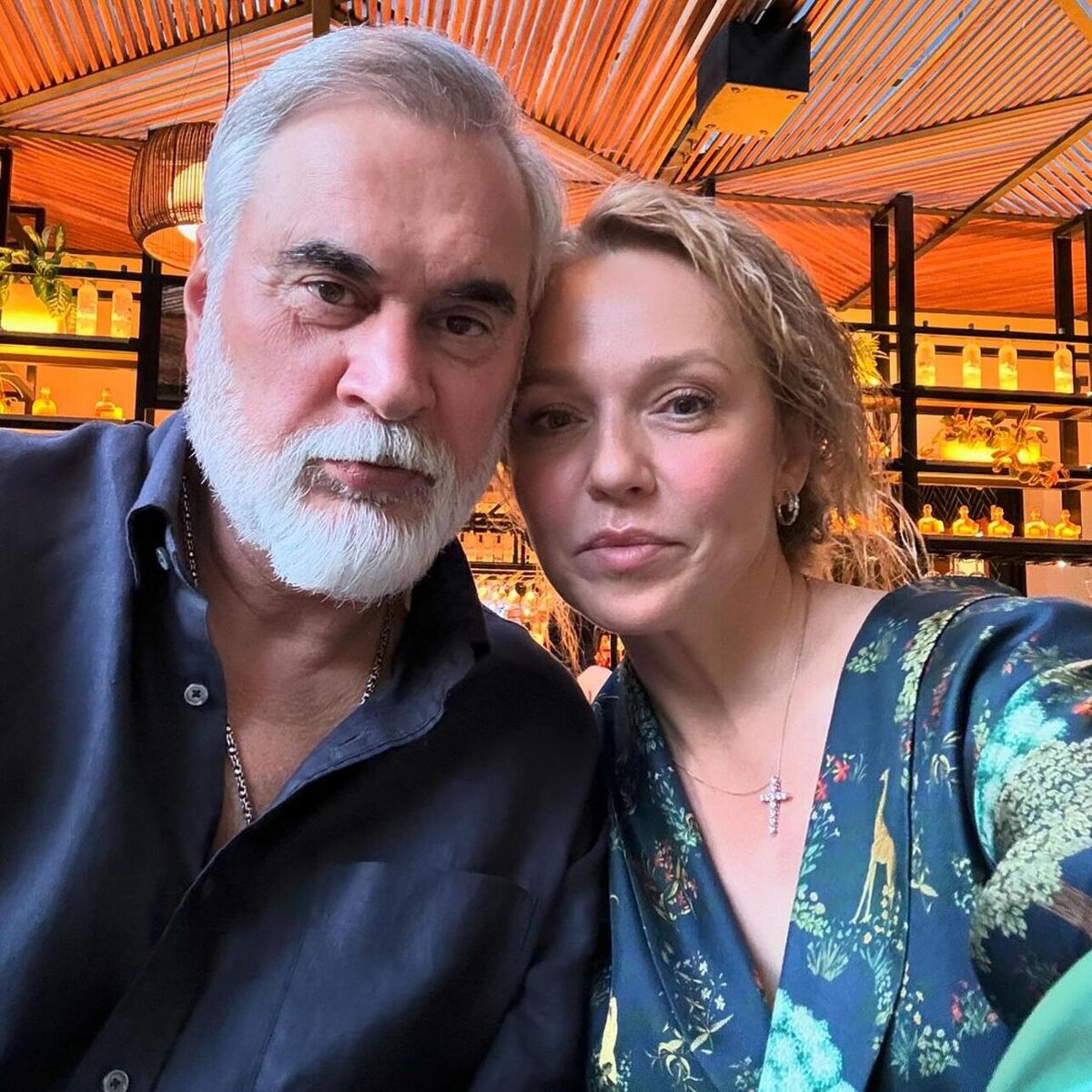    Альбина Джанабаева и Валерий Меладзе Социальные сети